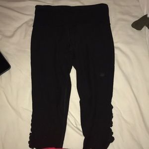 Black cropped leggings